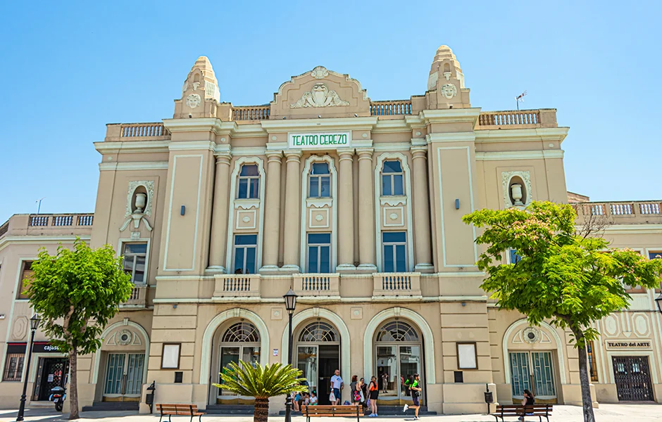 teatro cerezo - que ver en carmona